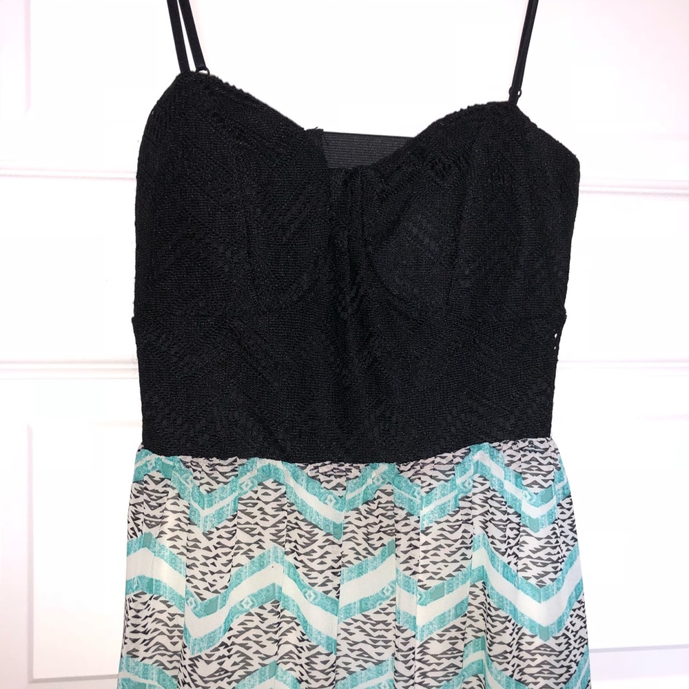 cute backless maxi dress!